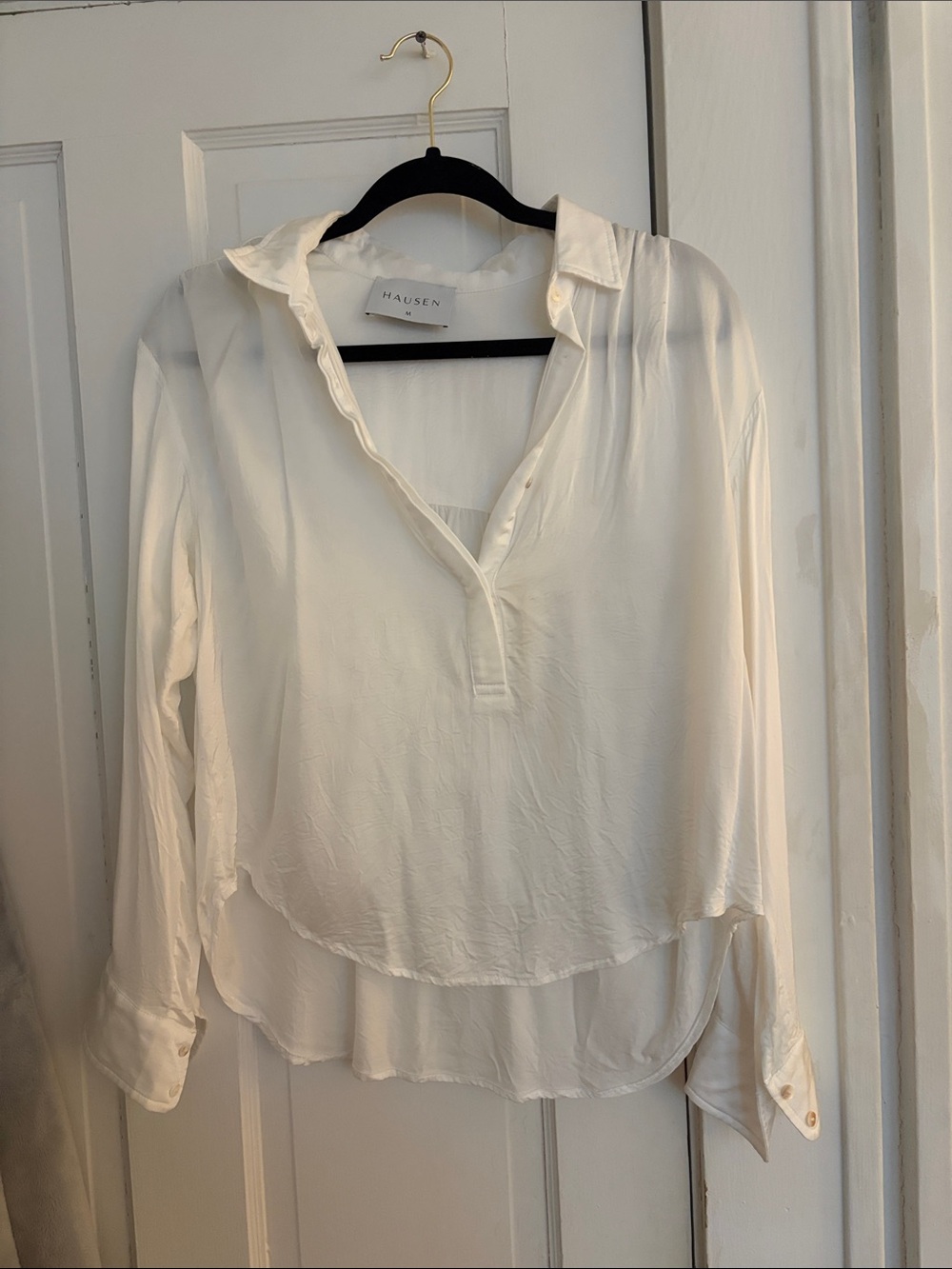 Hausen White Long-Sleeve Split-Neck Blouse